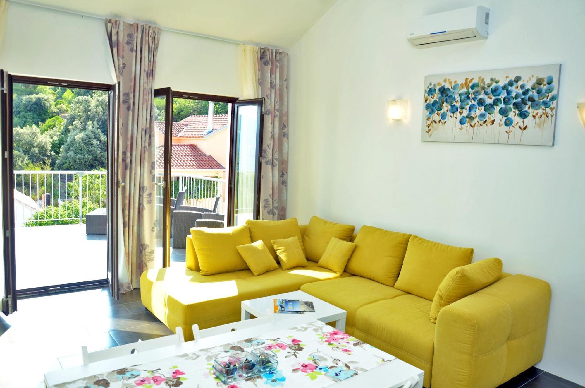 Lozna Residence Постира Екстериор снимка