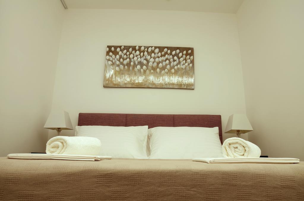 Lozna Residence Постира Екстериор снимка