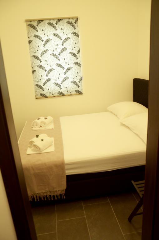 Lozna Residence Постира Екстериор снимка
