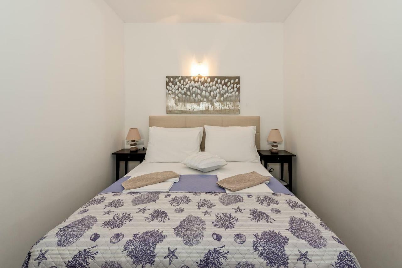 Lozna Residence Постира Екстериор снимка