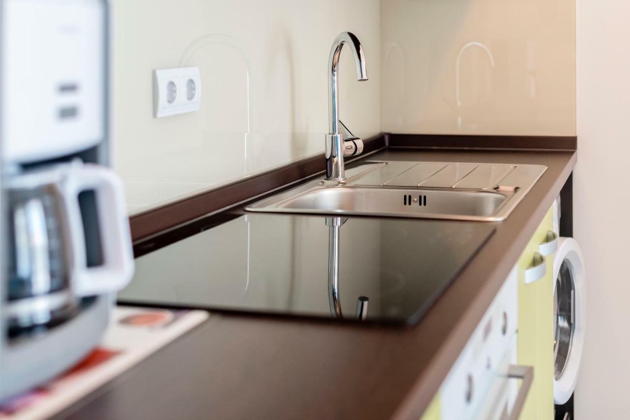 Lozna Residence Постира Екстериор снимка