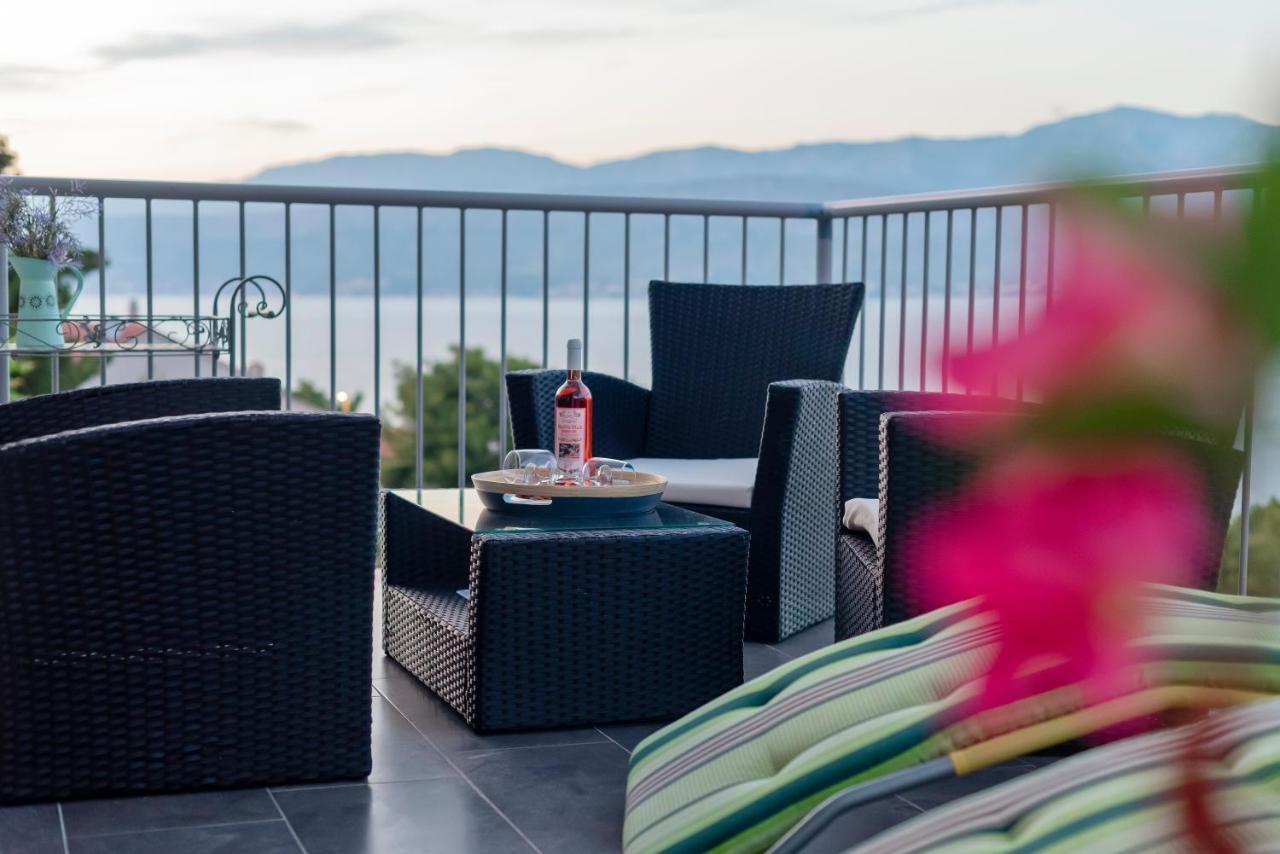 Lozna Residence Постира Екстериор снимка